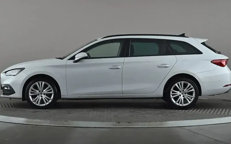Used Seat Leon SE Dynamic 116 HP (85 kW) 2022 White Estate