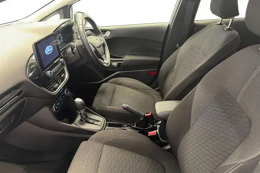 Used Ford Fiesta Titanium 125 HP (91 kW) 2023 Frozen white Hatchback