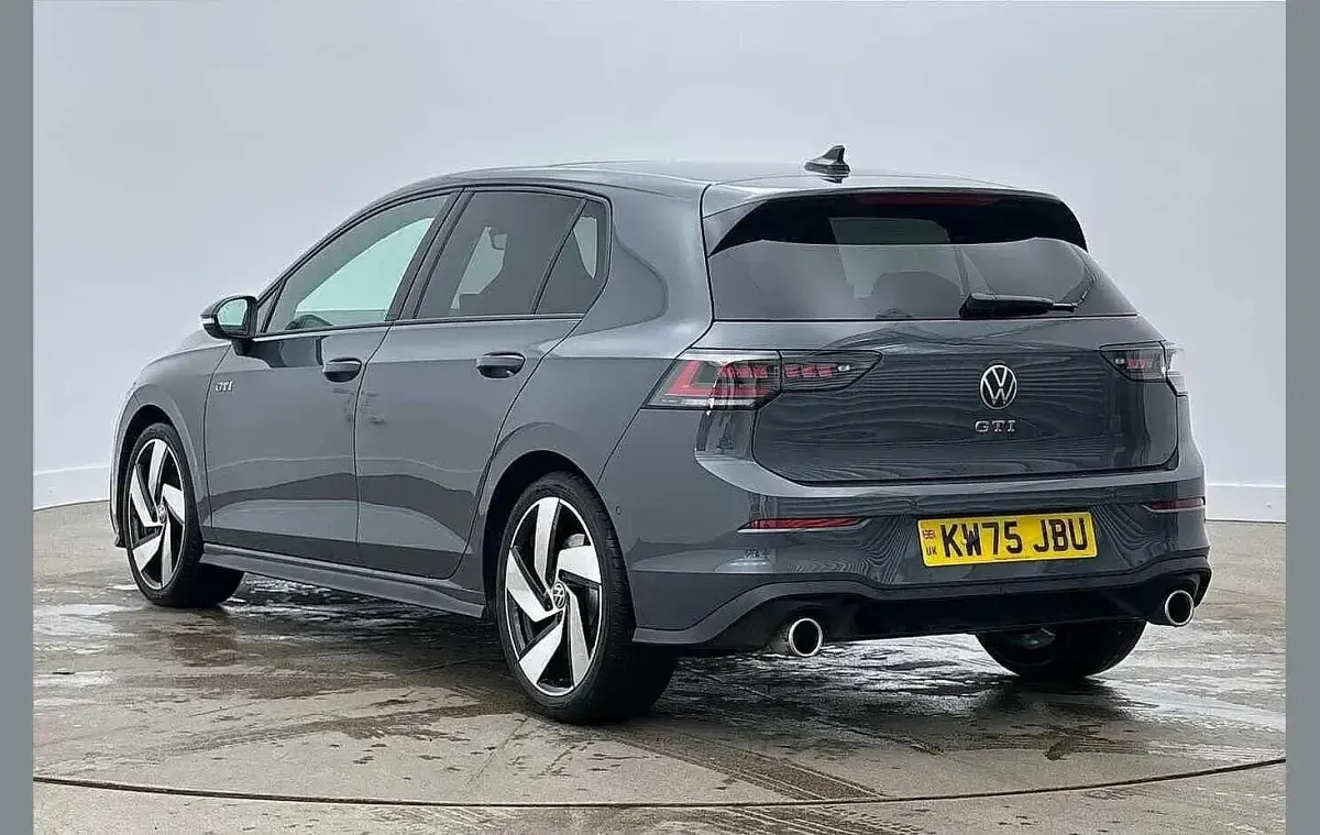 Second-hand VW Golf VIII GTI 265 CP (194 kW) 2026 Gri Hatchback