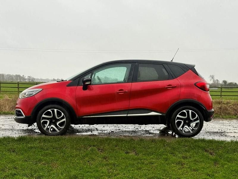 Used Renault Captur Signature 90 HP (66 kW) 2014 Red/black SUV