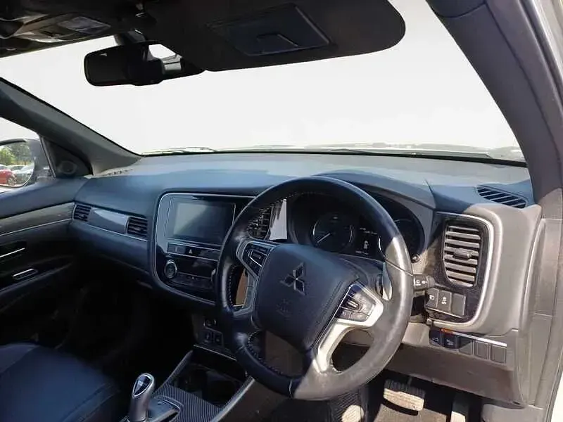 Used Mitsubishi Outlander P-HEV 2019 Silver Estate