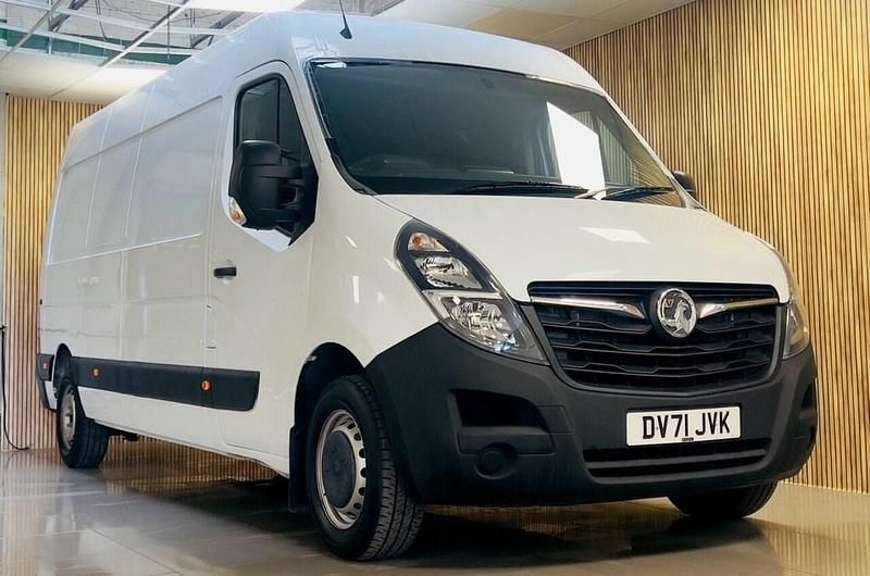 White Used 2021 Vauxhall Movano Edition Van | £12,450 (Good price) - Image 1/4