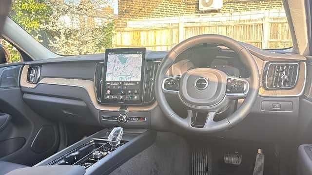 Used Volvo XC60 Plus 250 HP (183 kW) 2026 SUV
