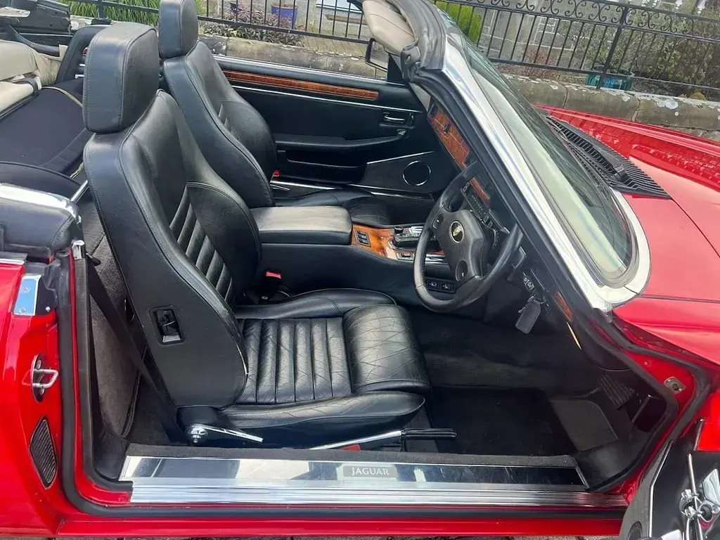 Used Jaguar XJS 299 HP (219 kW) 1989 Red Cabriolet