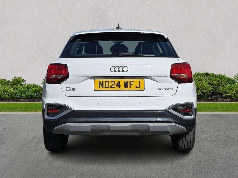 Used Audi Q2 Sport 116 HP (85 kW) 2024 White SUV