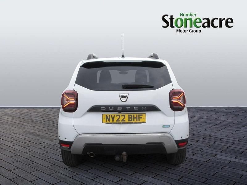Used Dacia Duster Prestige 100 HP (73 kW) 2022 White SUV