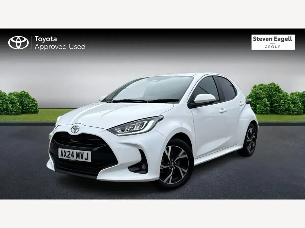 Used Toyota Yaris Design 116 HP (85 kW) 2024 White Hatchback