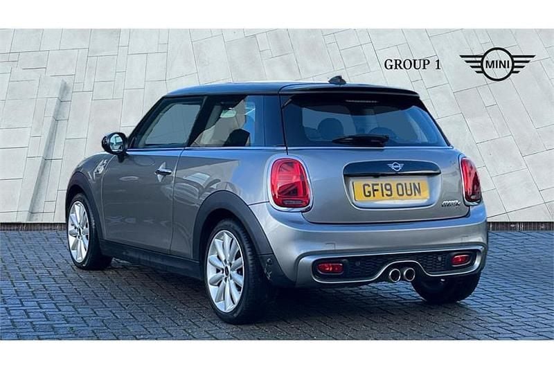 Used Mini Cooper S Classic 192 HP (141 kW) 2019 Silver Hatchback