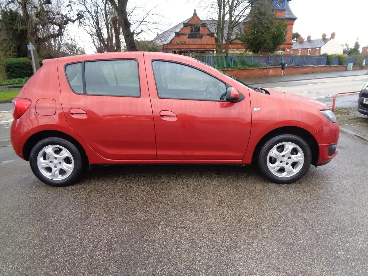 Used Dacia Sandero Lauréate 2015 Red Hatchback