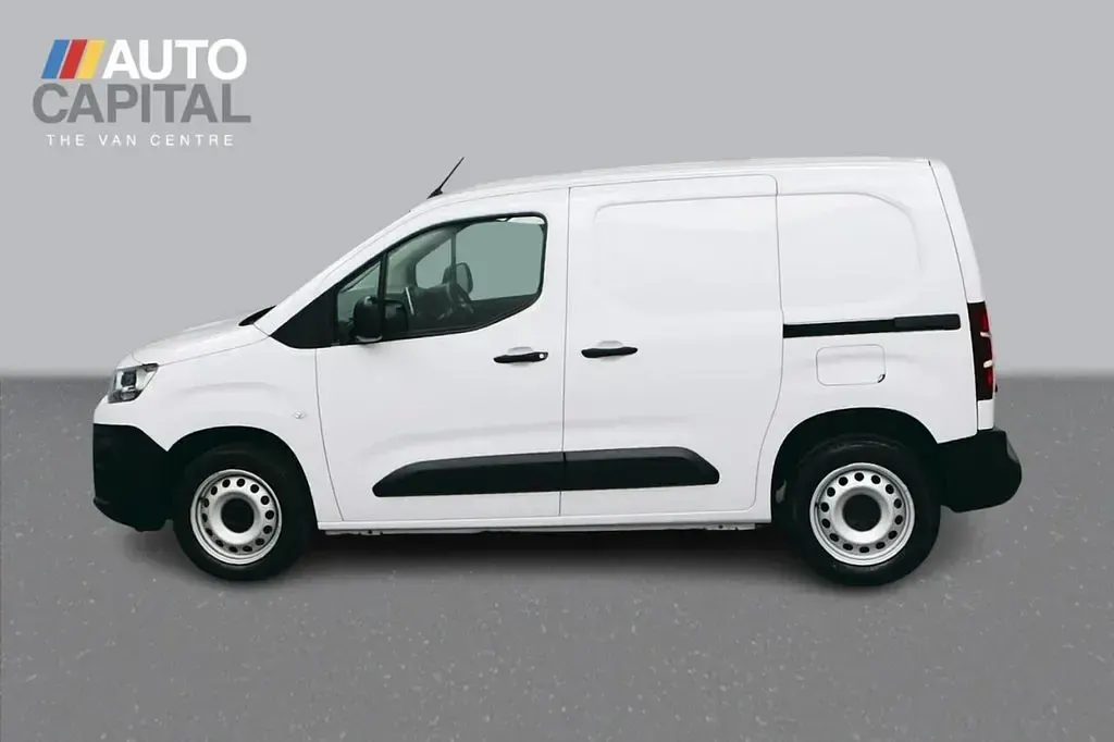 Used Citroën Berlingo 100 HP (73 kW) 2023 White MPV