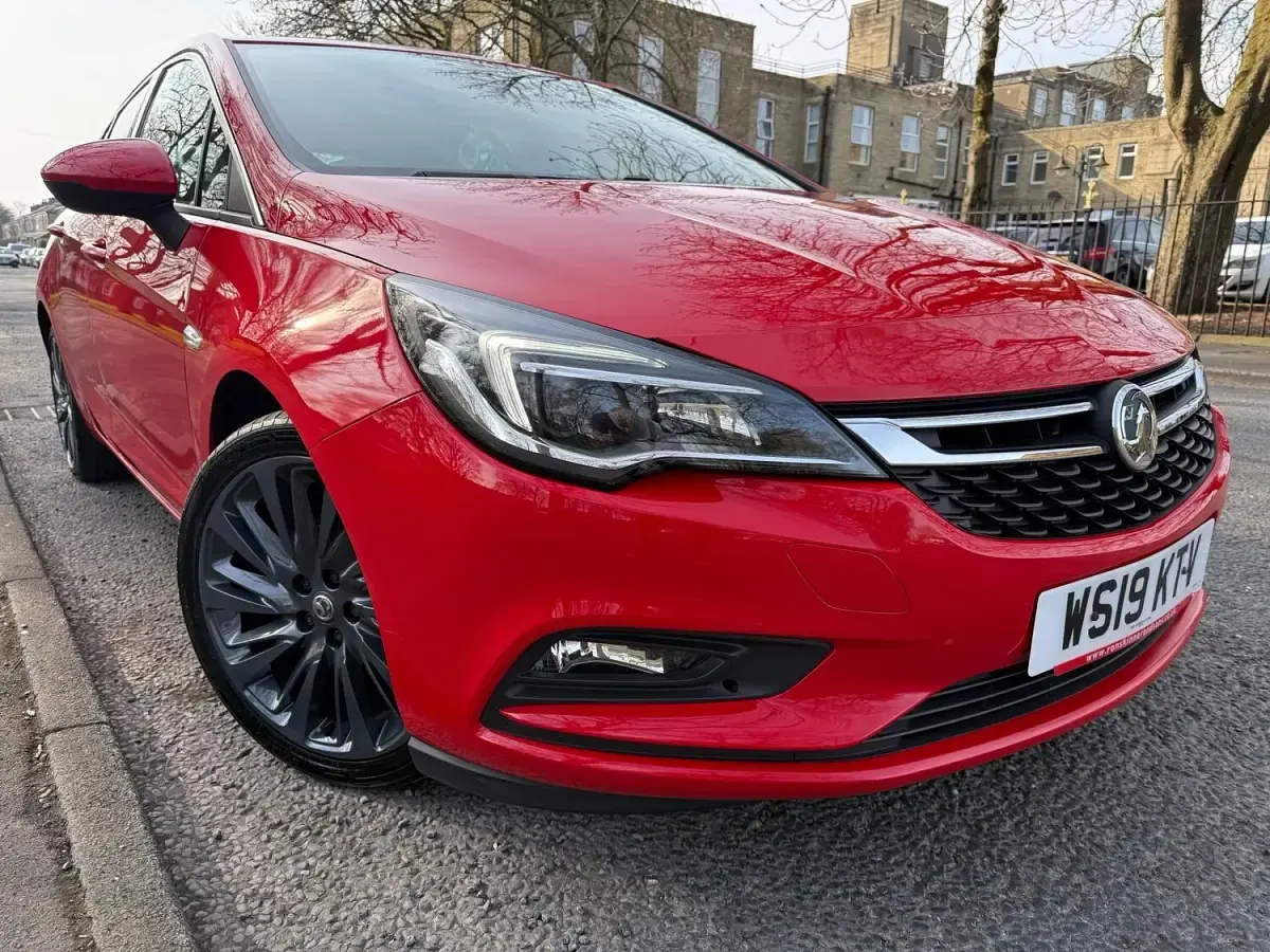 Gebraucht Vauxhall Astra S 150 PS (110 kW) 2019 Rot Kleinwagen