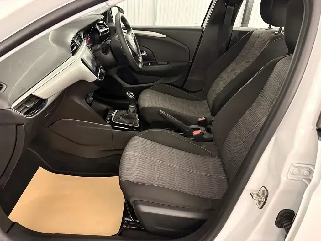 Używany Vauxhall Corsa Design Edition 2023 Biały Hatchback