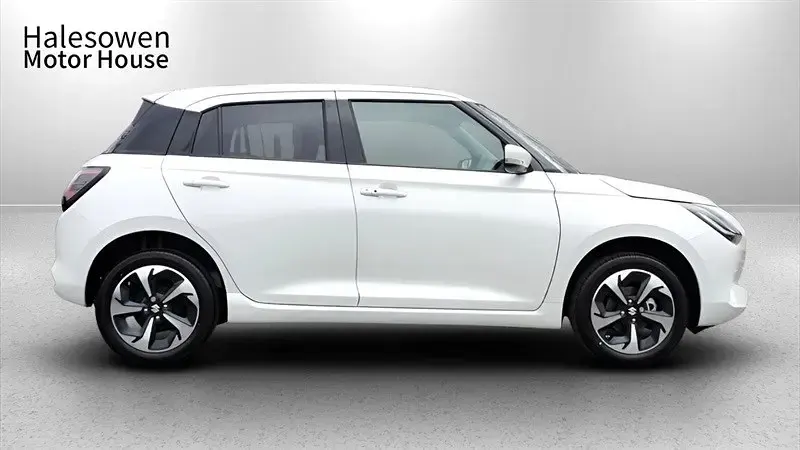 New Suzuki Swift 82 HP (60 kW) 2026 White Hatchback