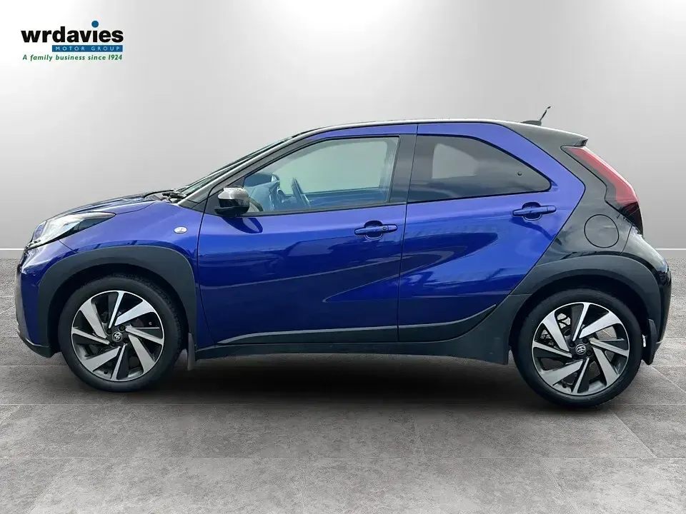 Used Toyota Aygo X 72 HP (52 kW) 2024 Blue SUV