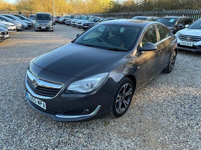 Used Vauxhall Insignia Edition 140 HP (102 kW) 2015 Grey Hatchback