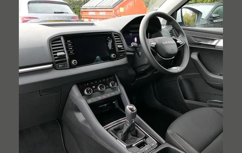 Used Skoda Karoq SE 150 HP (110 kW) 2025 Moon white metallic SUV