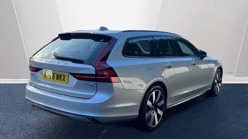 New Volvo V90 Plus 345 HP (253 kW) 2025 Silver dawn Estate
