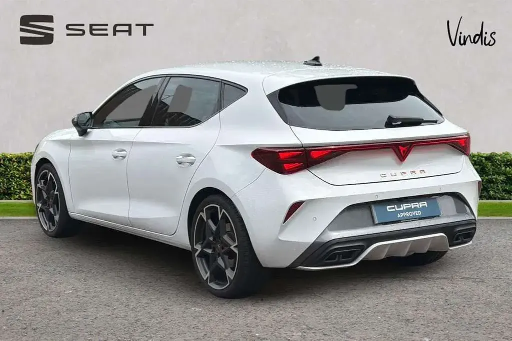 Used Cupra Leon 150 HP (110 kW) 2025 White Hatchback