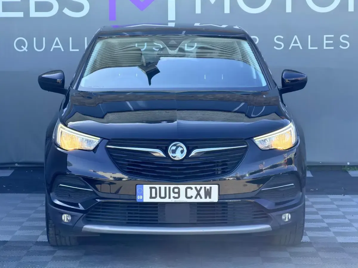 Usado Vauxhall Grandland X Sport 2019 Preto SUV