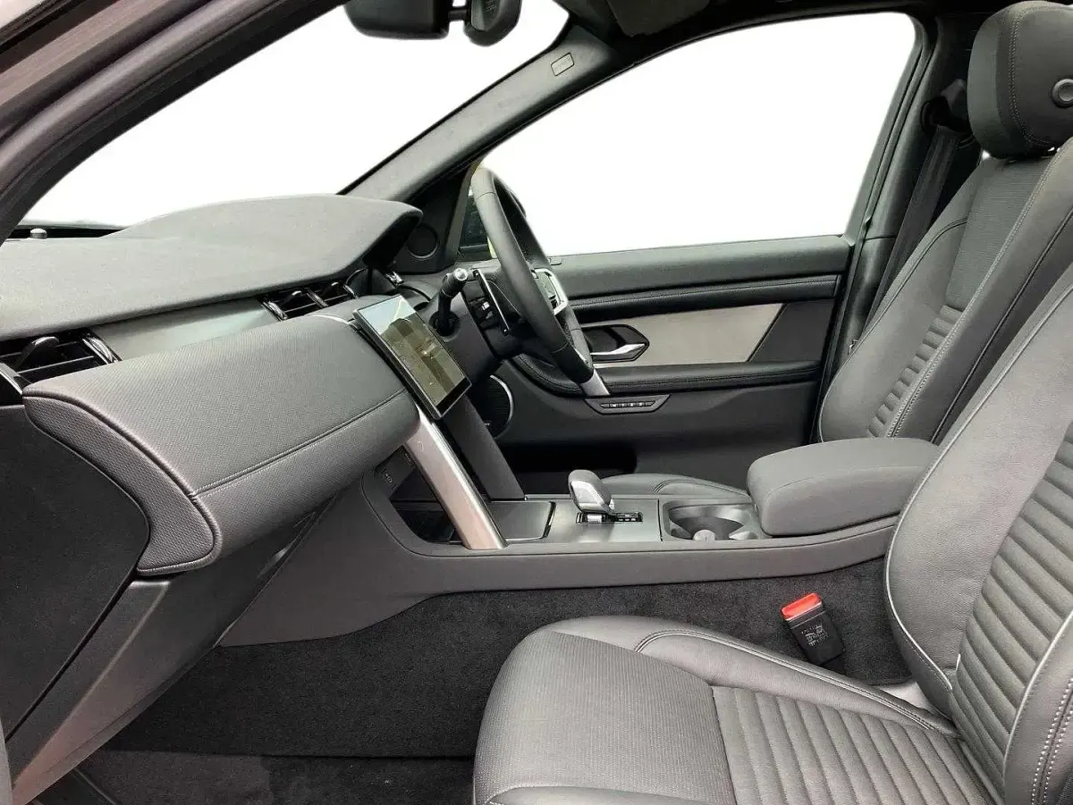 Used Land Rover Discovery Sport SE Dynamic 2026 Eiger grey SUV