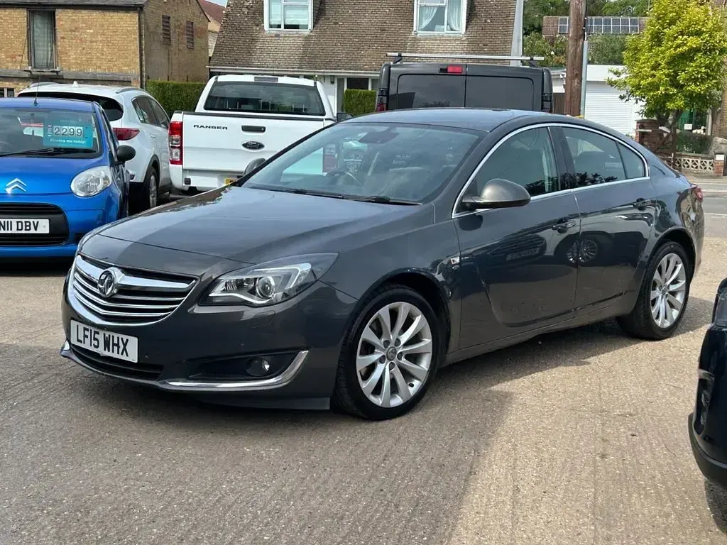 Begagnad Vauxhall Insignia Elite 163 HK (119 kW) 2015 Grå Halvkombi
