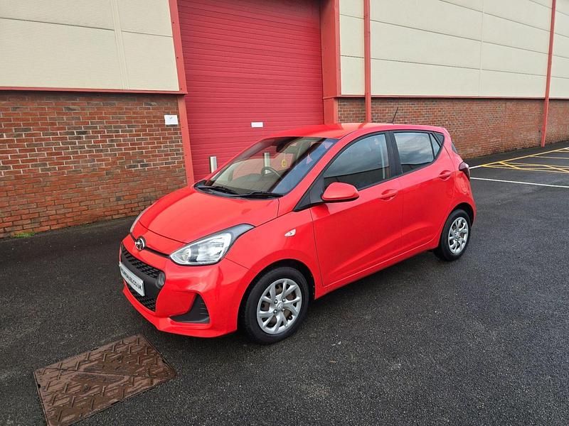 Used Hyundai i10 SE 66 HP (48 kW) 2018 Red Hatchback