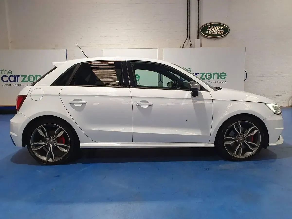 Used Audi A1 256 HP (188 kW) 2014 White Hatchback