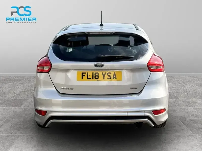 Used Ford Focus ST-Line 150 HP (110 kW) 2018 Silver Hatchback
