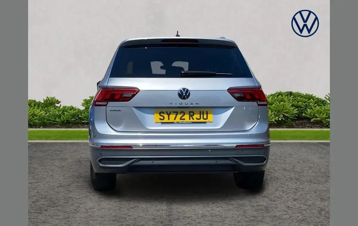 Used VW Tiguan Allspace Life 150 HP (110 kW) 2022 Silver SUV