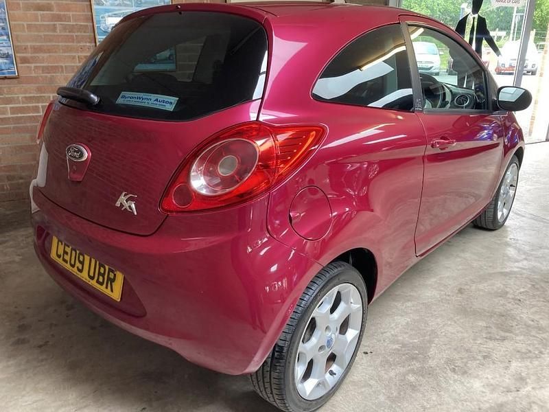 Used Ford Ka Zetec 69 HP (50 kW) 2009 Red Hatchback