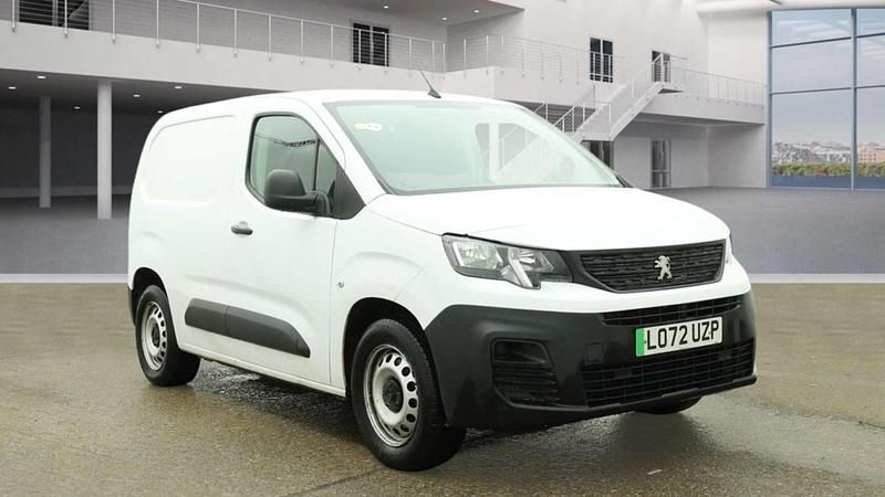 White Used 2022 Peugeot E-Partner Premium MPV | £10,800 - Image 1/4
