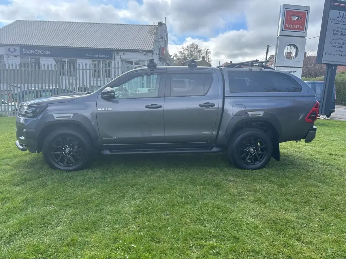 Used Toyota HiLux 201 HP (147 kW) 2021 Grey Pickup