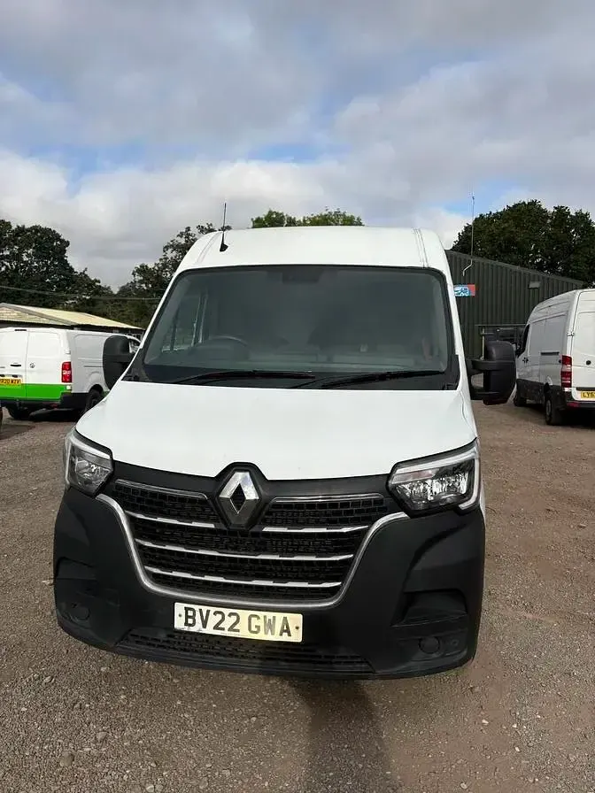 Used Renault Master Business 150 HP (110 kW) 2022 White MPV