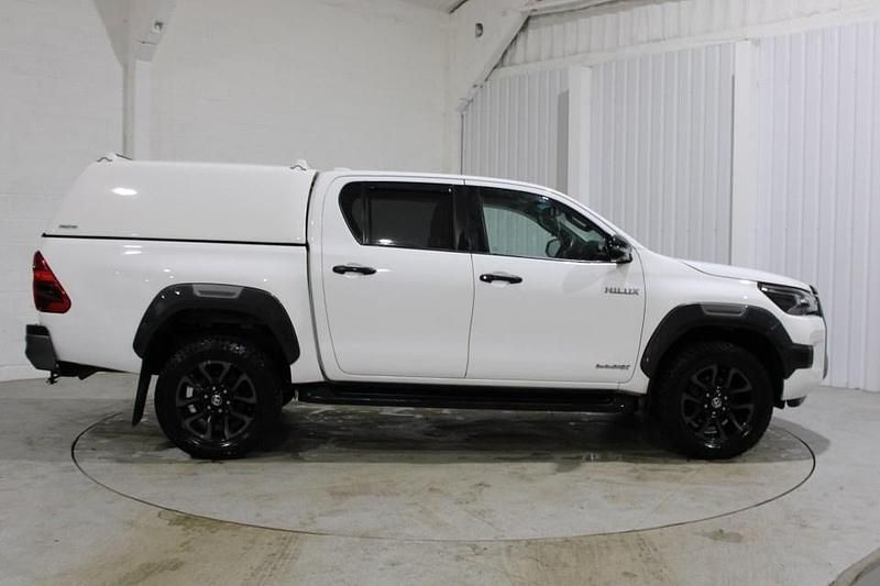 Used Toyota HiLux Luxury 2022 White Pickup