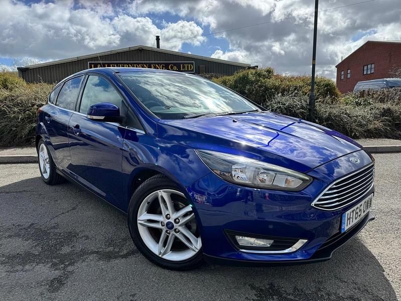 Used Ford Focus Titanium 125 HP (91 kW) 2016 Blue Hatchback