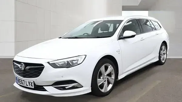 Used Vauxhall Insignia SRi 2017 White Estate