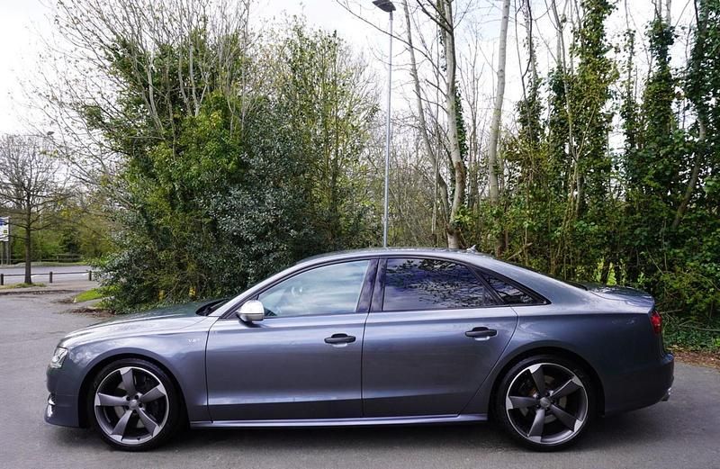 Used Audi S8 Comfort 520 HP (382 kW) 2016 Grey Sedan