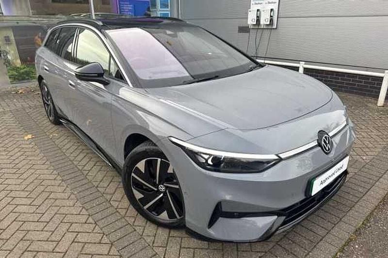 Grey Used 2025 VW ID.7 Pro Sedan | £36,489 (Fair price) - Image 1/4