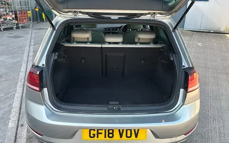 Used VW Golf VII SE 110 HP (80 kW) 2018 Silver Hatchback