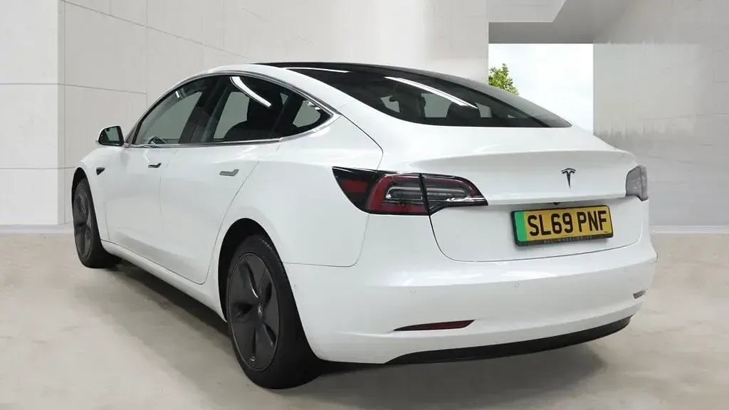 Usado Tesla Model 3 Standard Range 239 kW (325 CV) 2019 Blanco Berlina