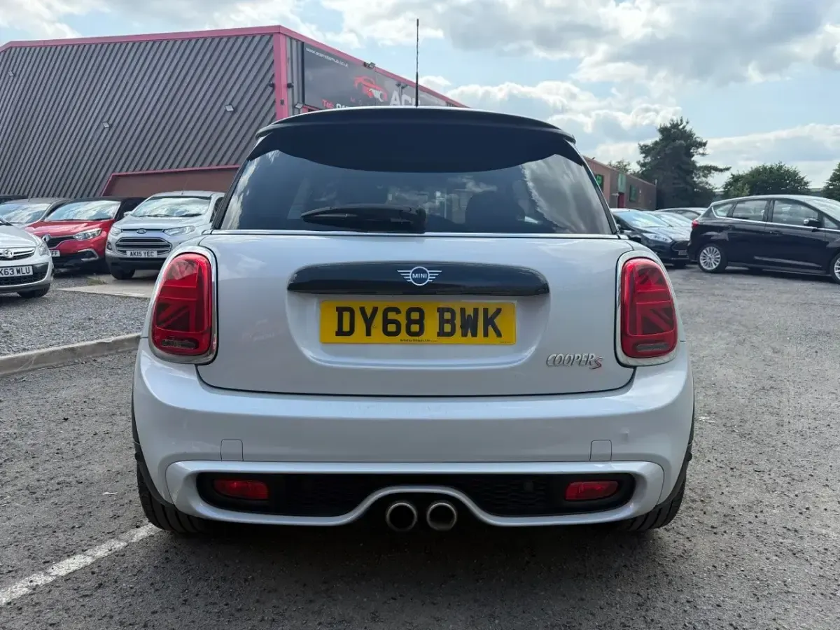 Used Mini Cooper S Hatch 192 HP (141 kW) 2018 Silver Hatchback