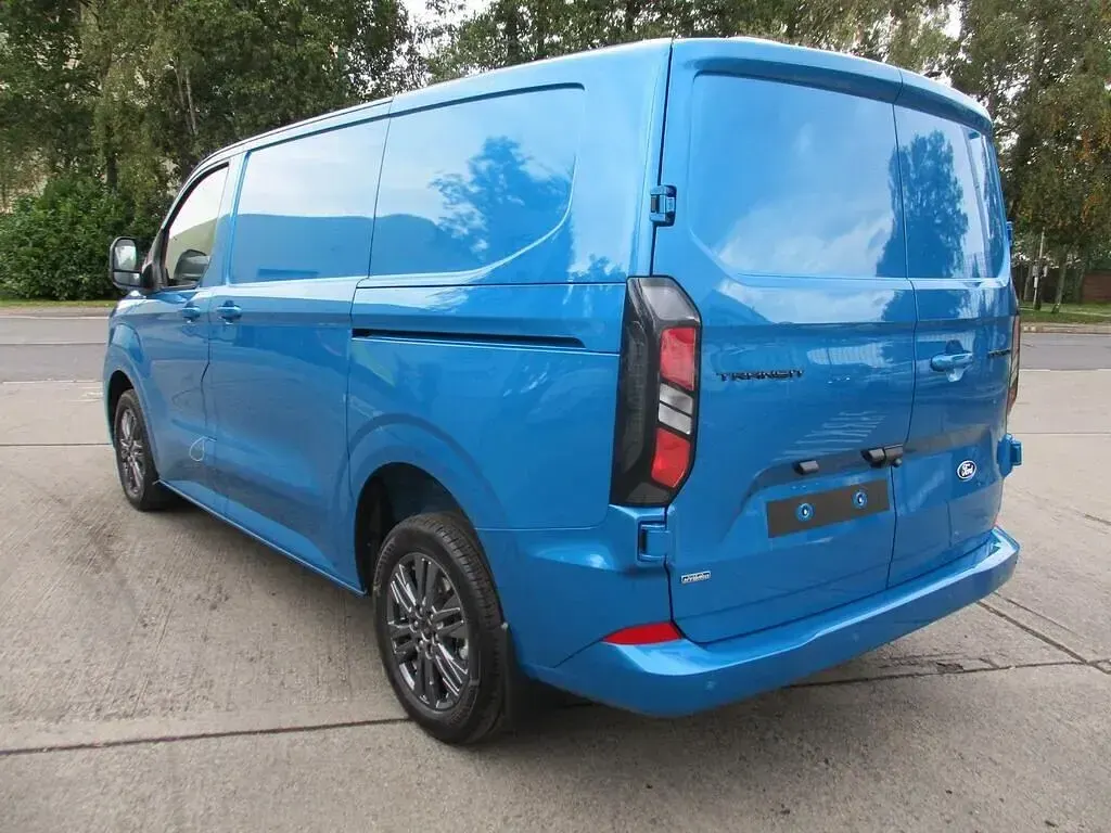 New Ford Transit Custom Limited 232 HP (170 kW) 2026 Blue Van