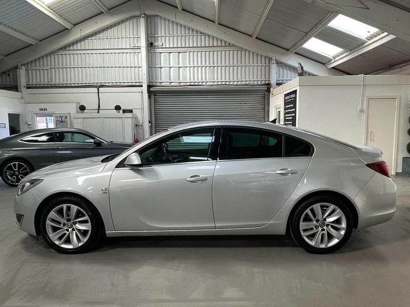 Used Vauxhall Insignia SRi 136 HP (100 kW) 2015 Silver Hatchback