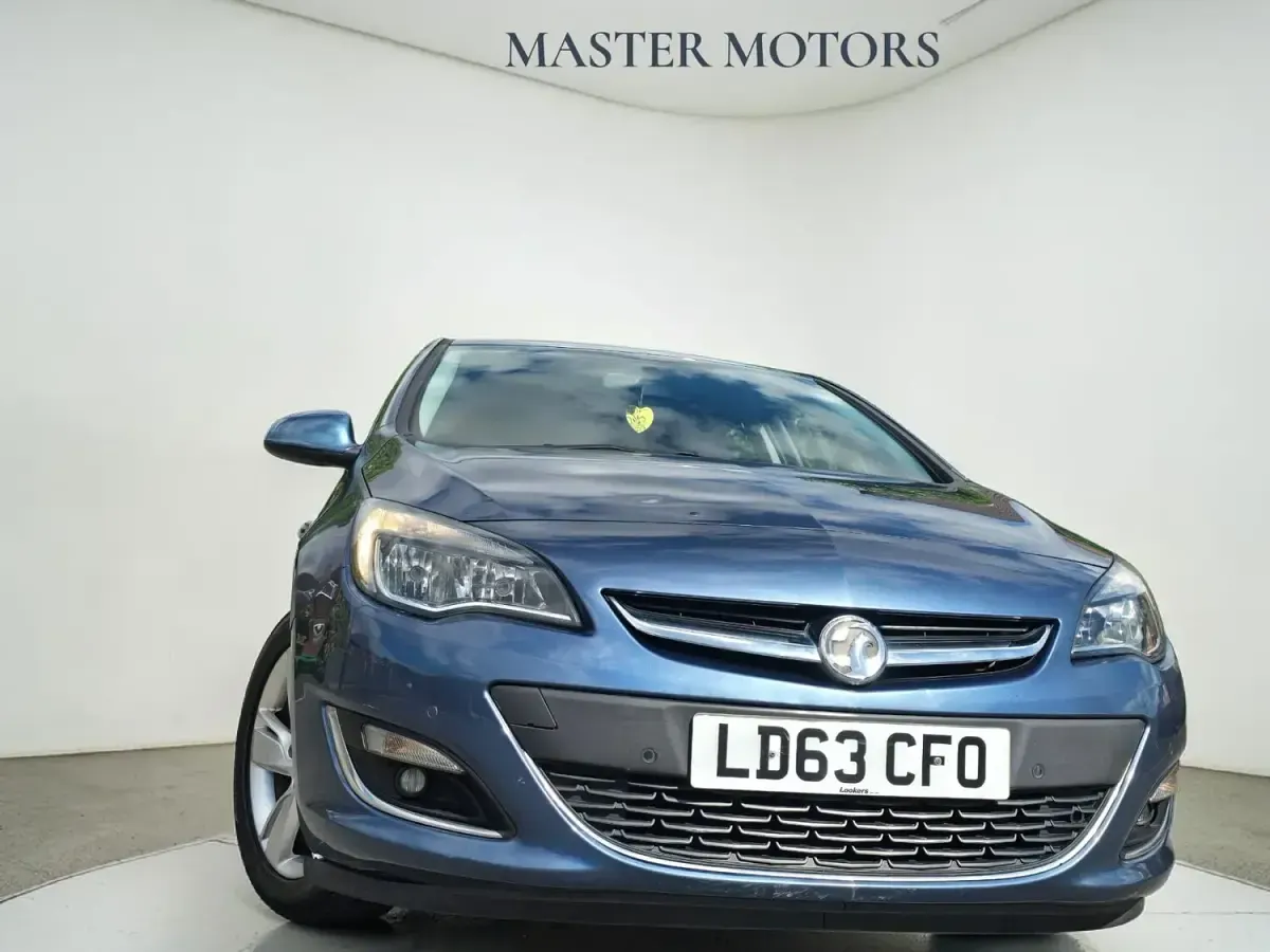 Used Vauxhall Astra SRi 115 HP (84 kW) 2013 Blue Hatchback