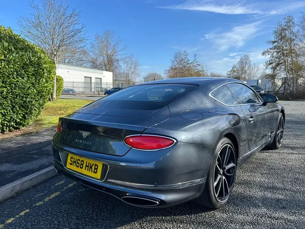 Used Bentley Continental 635 HP (467 kW) 2019 Grey Coupe