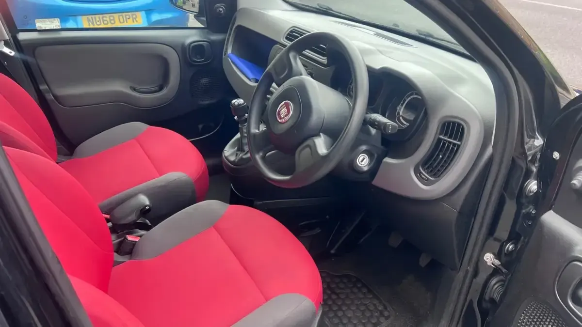 Używany Fiat Panda Pop 69 KM (50 kW) 2014 Czarny Hatchback