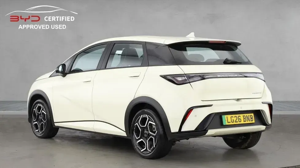 Nuevo BYD Dolphin Boost 130 kW (177 CV) 2026 Blanco Utilitario