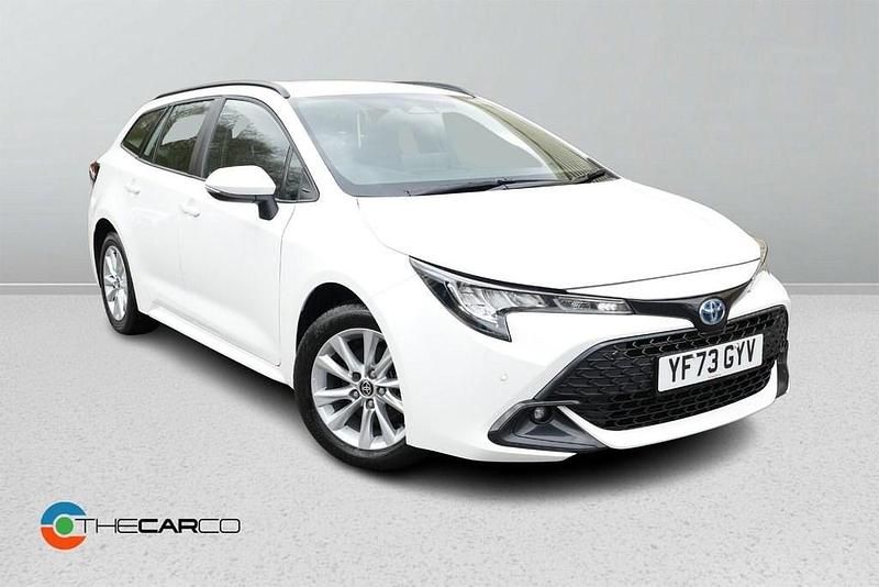 Used Toyota Corolla 140 HP (102 kW) 2023 White Estate