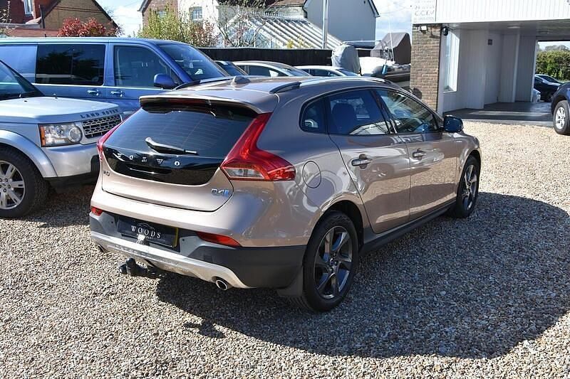 Begagnad Volvo V40 2014 Brun Halvkombi