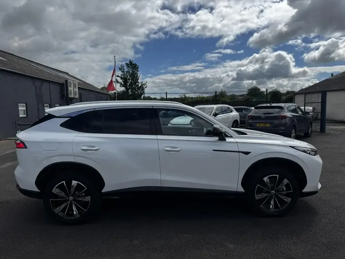 Used MG HS Trophy 221 HP (162 kW) 2026 White SUV